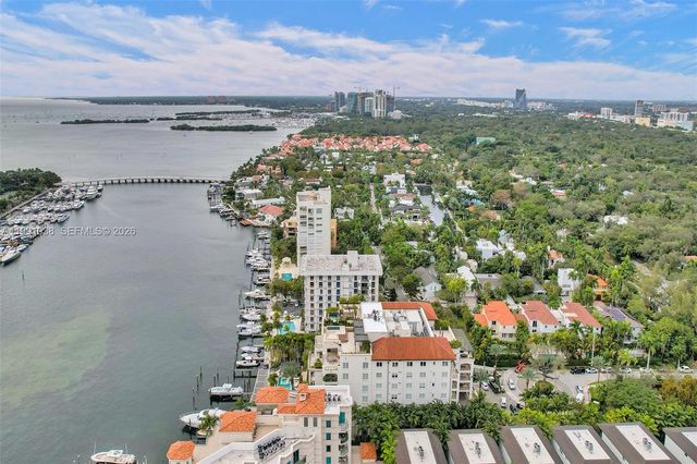 3535 Hiawatha Ave 405, Miami, FL 33133