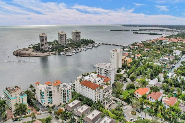 3535 Hiawatha Ave 405, Miami, FL 33133