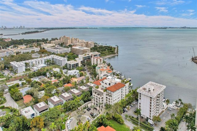 3535 Hiawatha Ave 405, Miami, FL 33133