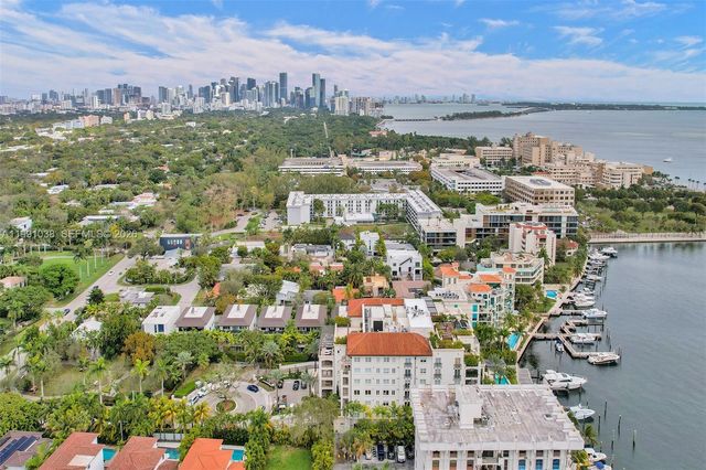 3535 Hiawatha Ave 405, Miami, FL 33133