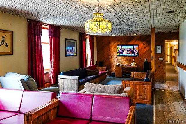 5908 Frankfort Highway, Benzonia, MI 49616