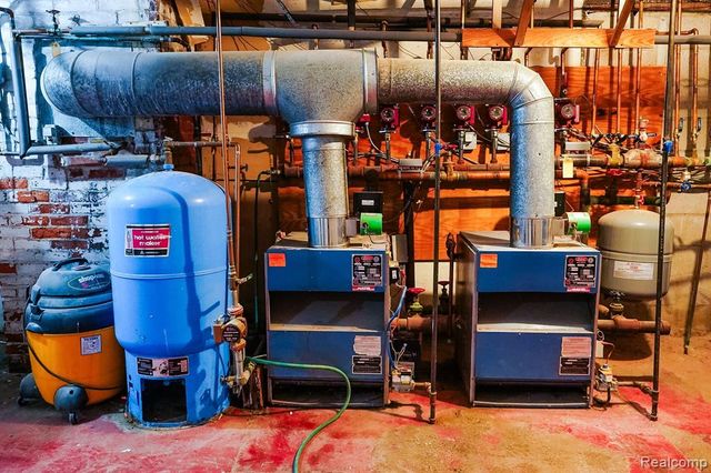 5908 Frankfort Highway, Benzonia, MI 49616