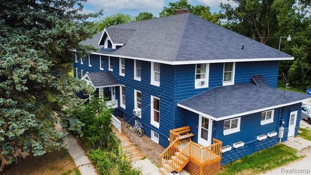 5908 Frankfort Highway, Benzonia, MI 49616