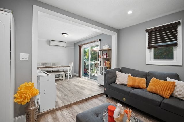 72 Switzer Street, Springfield, MA 01109