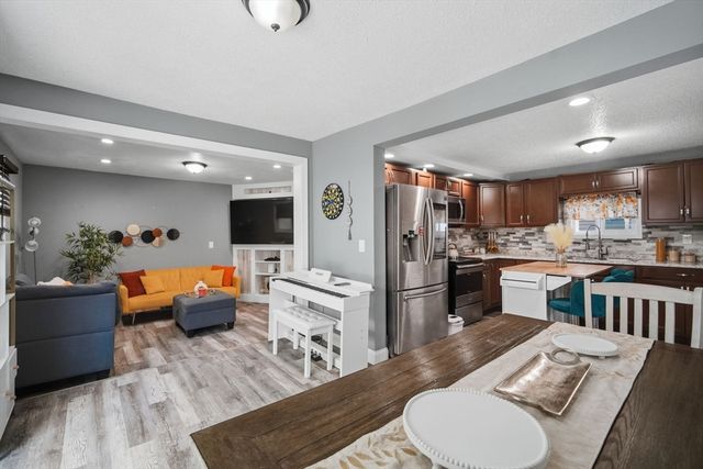 72 Switzer Street, Springfield, MA 01109
