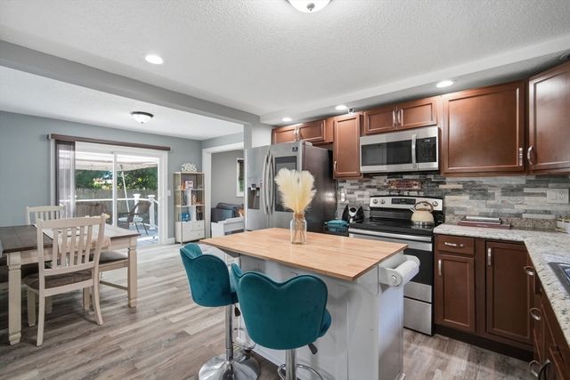 72 Switzer Street, Springfield, MA 01109