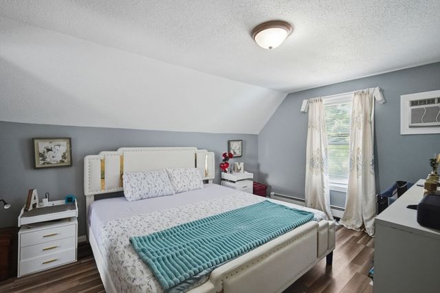 72 Switzer Street, Springfield, MA 01109