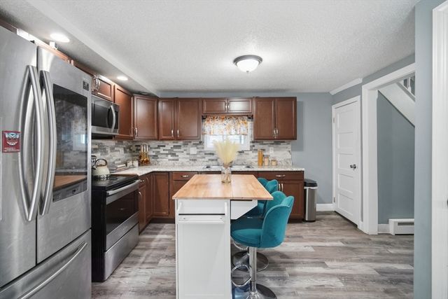 72 Switzer Street, Springfield, MA 01109