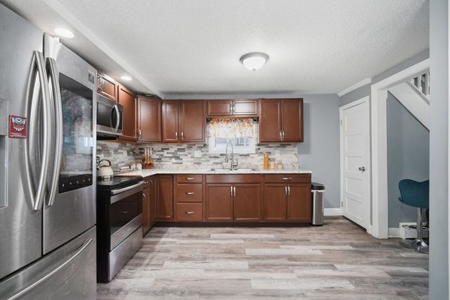 72 Switzer Street, Springfield, MA 01109