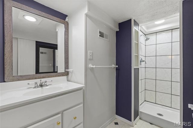 908 State Street, Alton, IL 62002