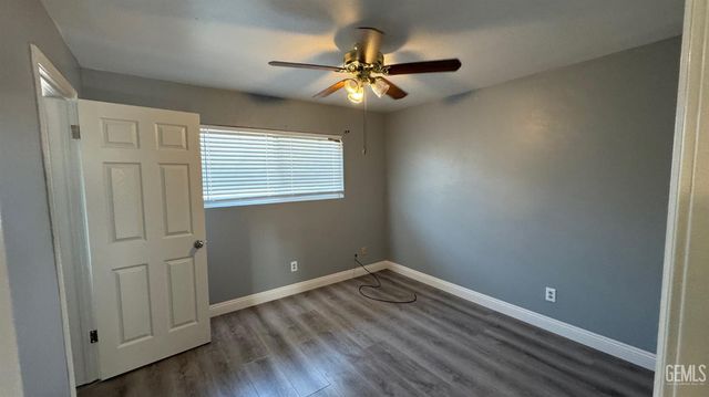 2500 Mandeline Avenue, Bakersfield, CA 93304