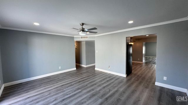 2500 Mandeline Avenue, Bakersfield, CA 93304