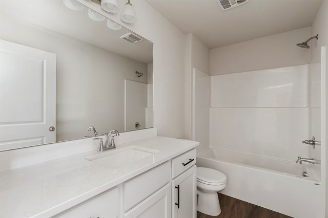 450 Commons Drive, Carlisle, IA 50047