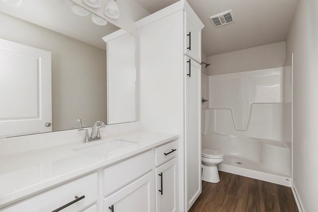 450 Commons Drive, Carlisle, IA 50047