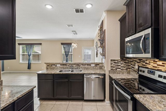 7811 Creekshore CV, San Antonio, TX 78254