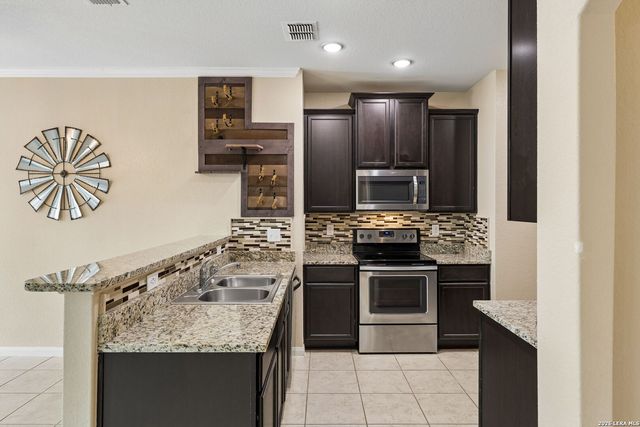 7811 Creekshore CV, San Antonio, TX 78254