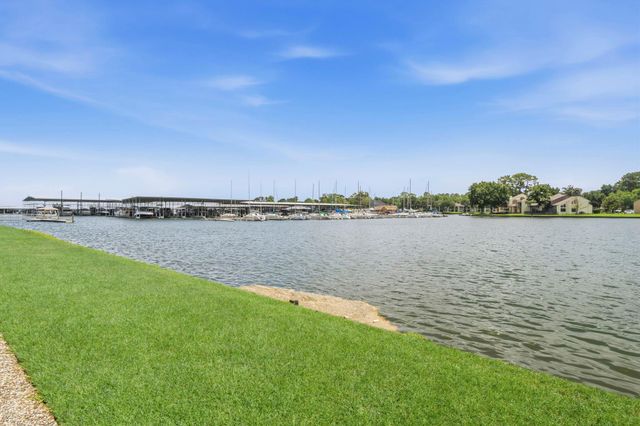 12800 Melville Drive B210, Montgomery, TX 77356