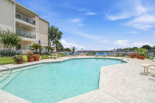 12800 Melville Drive B210, Montgomery, TX 77356