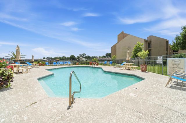 12800 Melville Drive B210, Montgomery, TX 77356