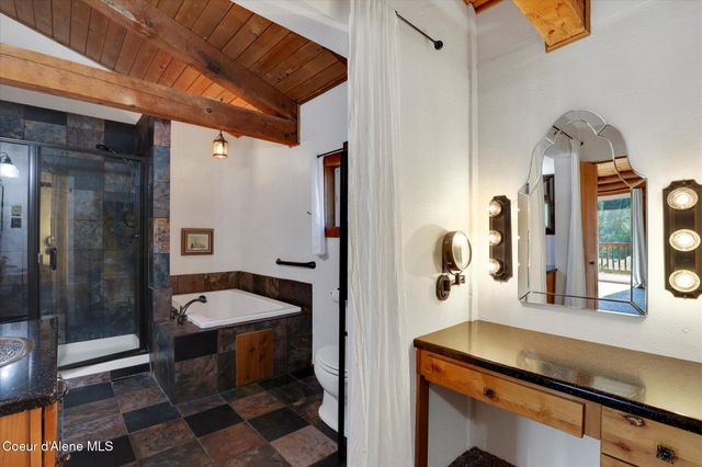 7228 W Senequoteen Trl, Spirit Lake, ID 83869