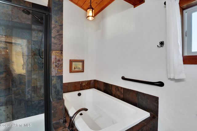 7228 W Senequoteen Trl, Spirit Lake, ID 83869