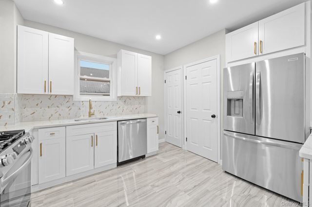 187-41 Tioga Drive, Saint Albans, NY 11412