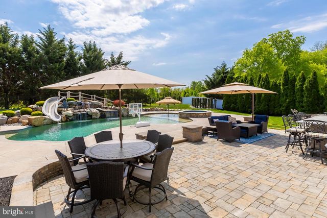 818 DERIUS DR, Mickleton, NJ 08056