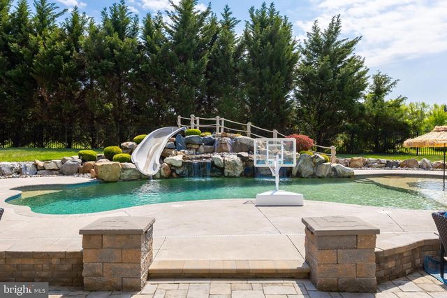 818 DERIUS DR, Mickleton, NJ 08056