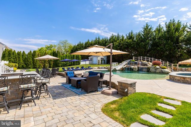 818 DERIUS DR, Mickleton, NJ 08056