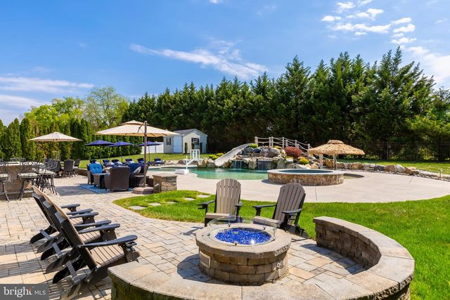 818 DERIUS DR, Mickleton, NJ 08056