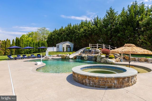 818 DERIUS DR, Mickleton, NJ 08056