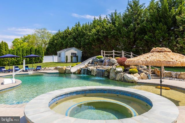 818 DERIUS DR, Mickleton, NJ 08056