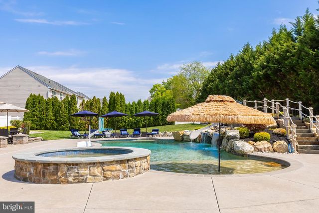 818 DERIUS DR, Mickleton, NJ 08056