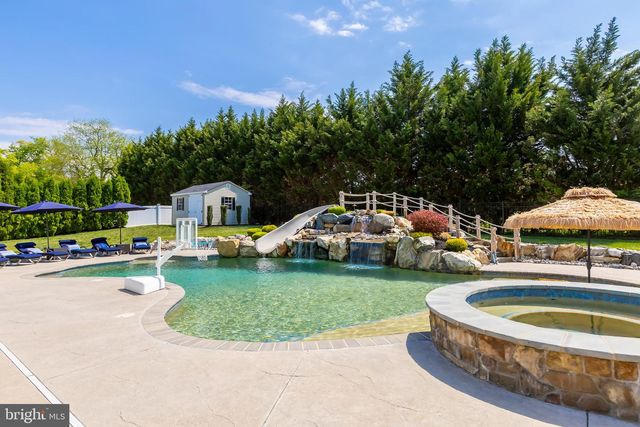 818 DERIUS DR, Mickleton, NJ 08056