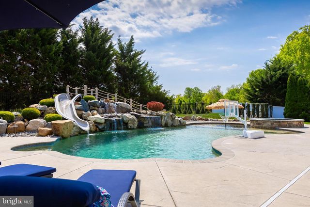 818 DERIUS DR, Mickleton, NJ 08056