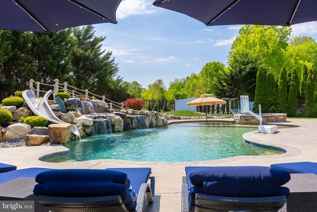 818 DERIUS DR, Mickleton, NJ 08056