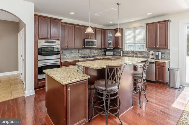 818 DERIUS DR, Mickleton, NJ 08056