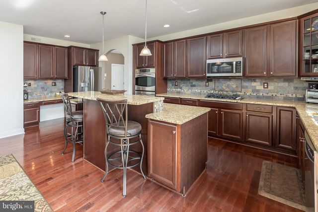 818 DERIUS DR, Mickleton, NJ 08056