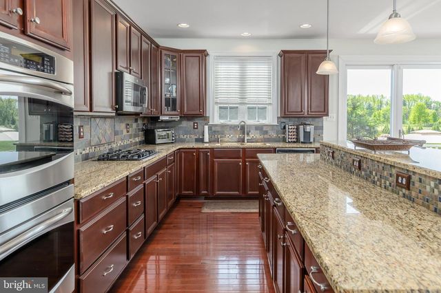 818 DERIUS DR, Mickleton, NJ 08056