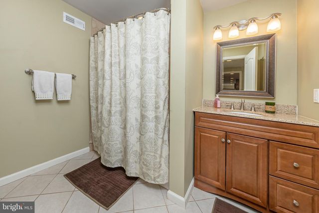 818 DERIUS DR, Mickleton, NJ 08056