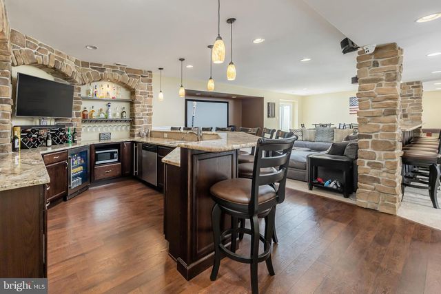 818 DERIUS DR, Mickleton, NJ 08056