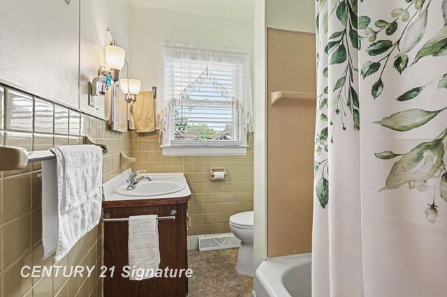 609 S Alp Street, Bay City, MI 48706