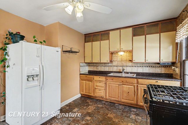 609 S Alp Street, Bay City, MI 48706