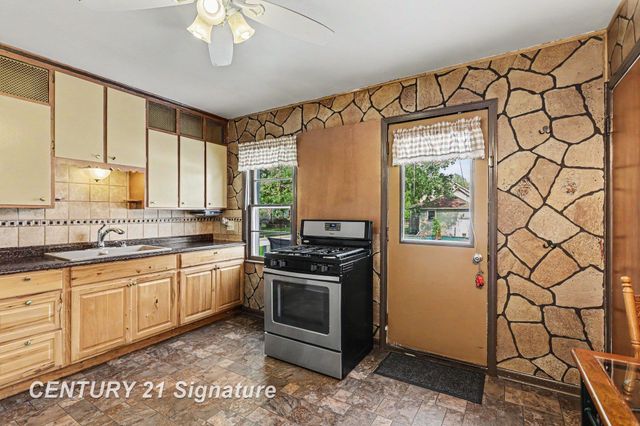 609 S Alp Street, Bay City, MI 48706