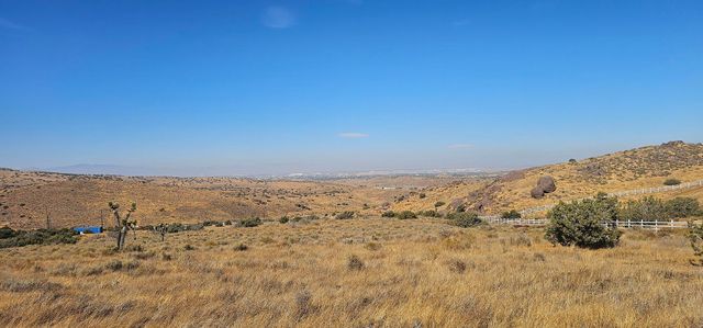 Vic Carson Mesa Rd Rough, Palmdale, CA 93550