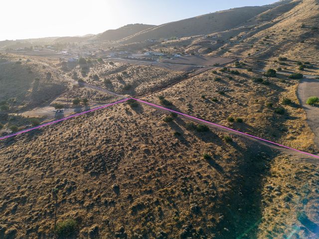 Vic Carson Mesa Rd Rough, Palmdale, CA 93550