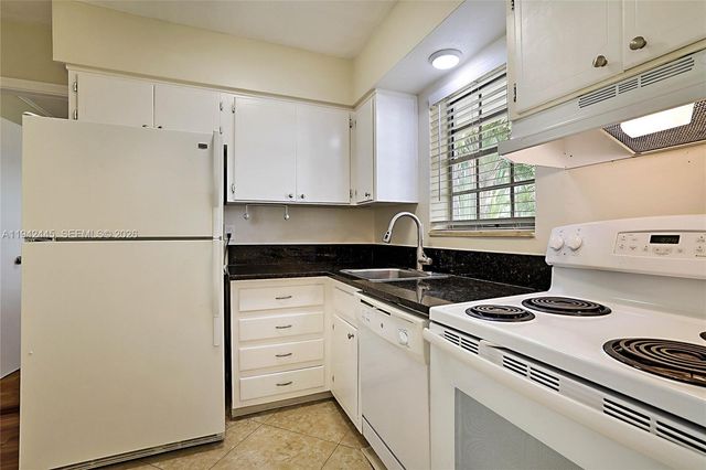 148 Yacht Club Drive 10, North Palm Beach, FL 33408
