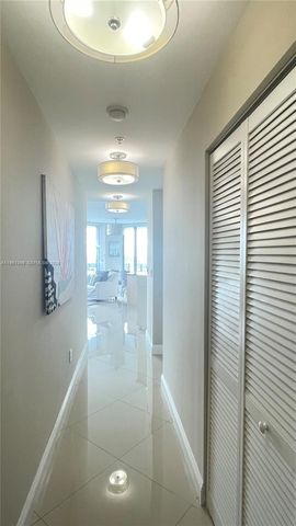 79 SW 12th St 3412-S, Miami, FL 33130