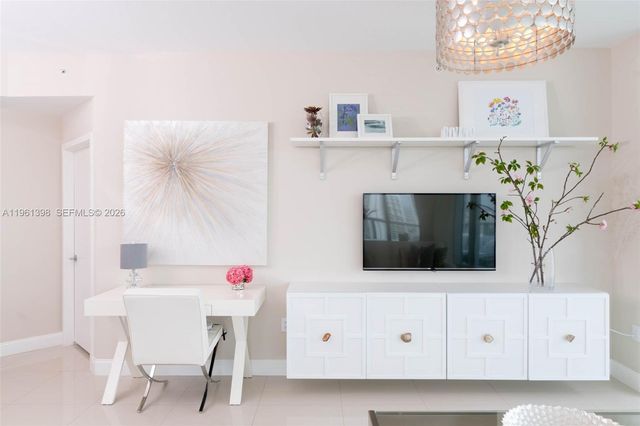 79 SW 12th St 3412-S, Miami, FL 33130