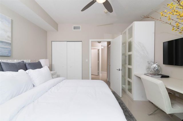 79 SW 12th St 3412-S, Miami, FL 33130